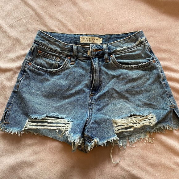 Medium Wash High Rise Denim Jeans - Picture 1 of 3